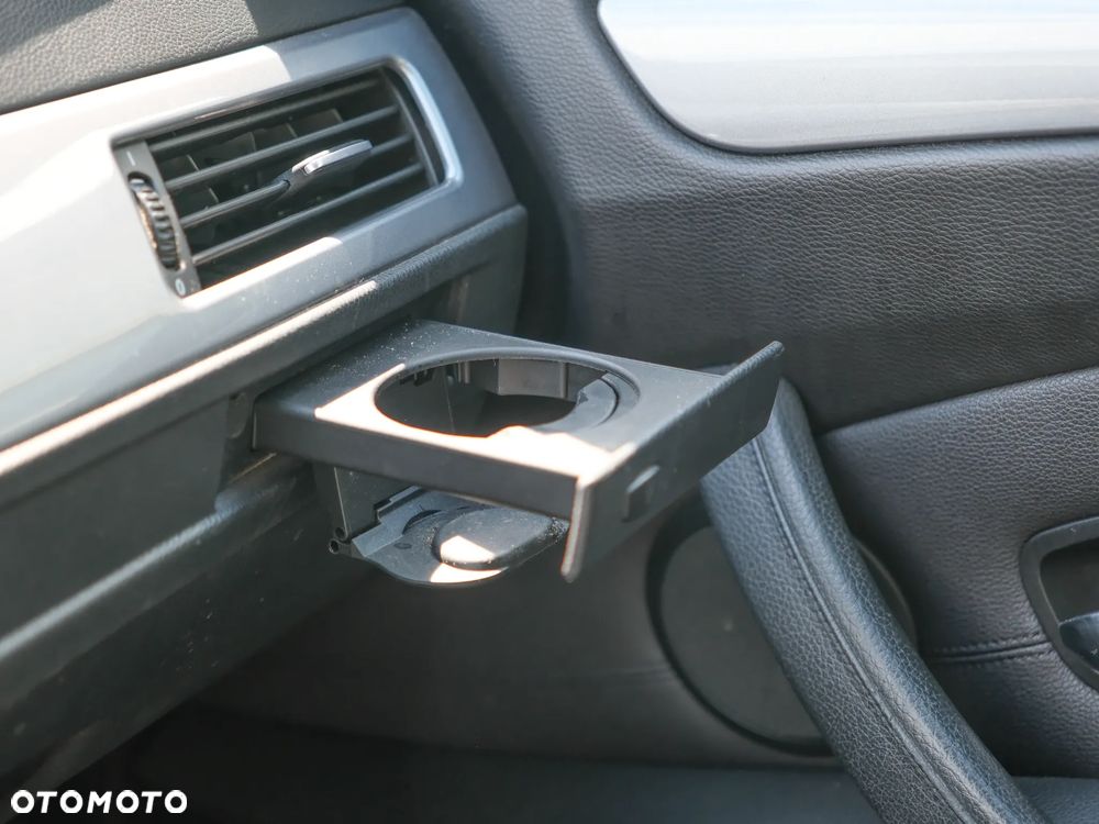 BMW Seria 5 520d - 29