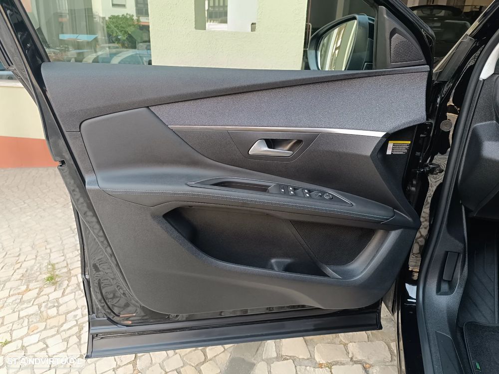 Peugeot 3008 1.2 PureTech Allure EAT8 - 12