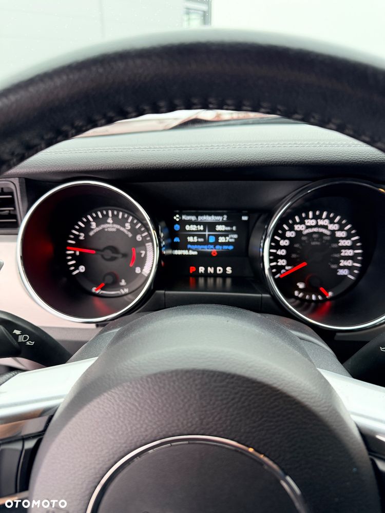 Ford Mustang 5.0 V8 GT - 12