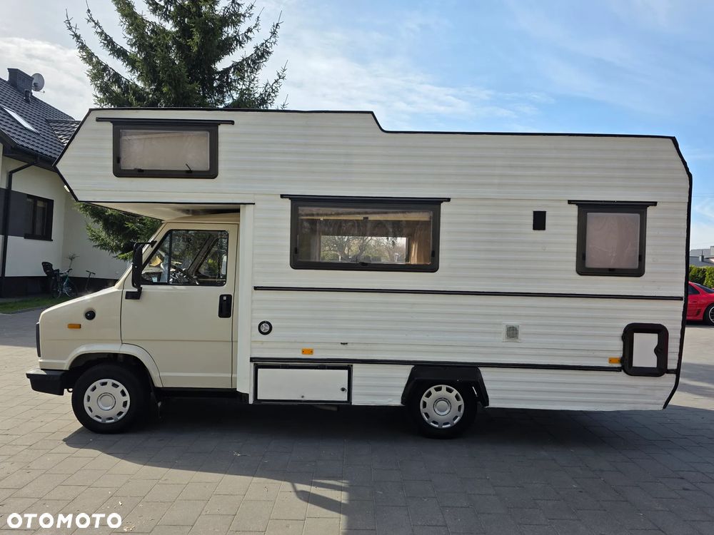 Peugeot J5 - 5