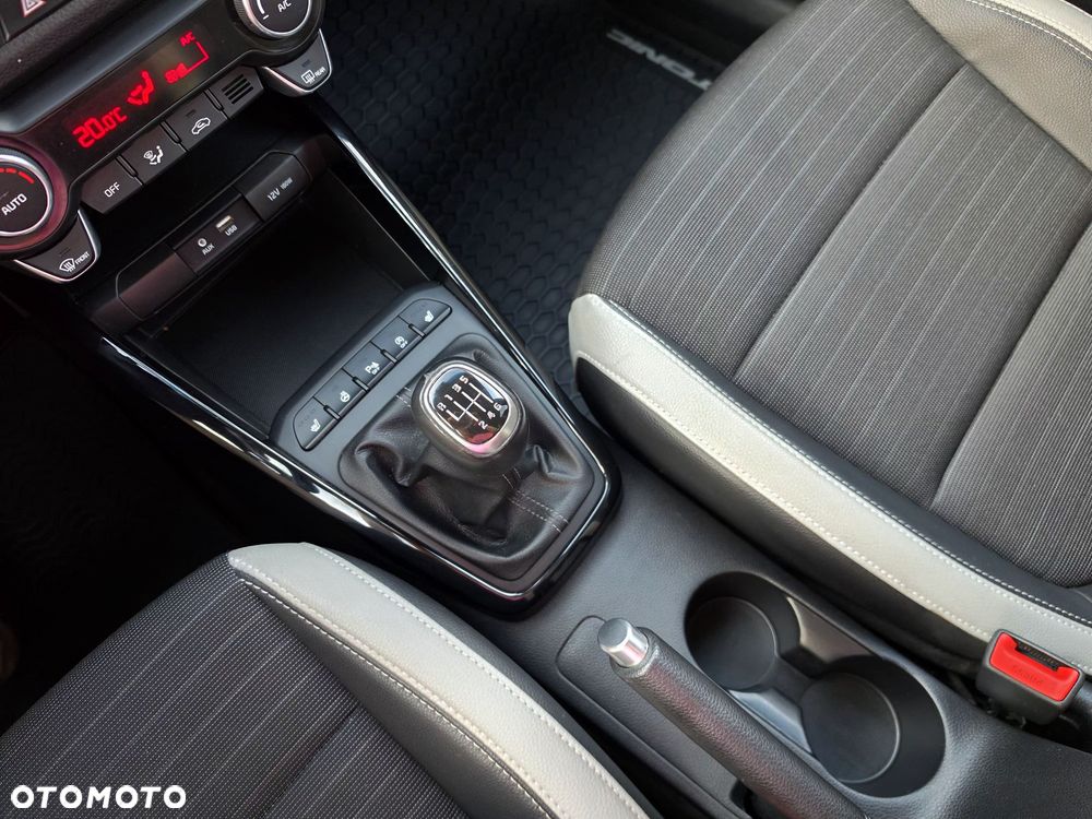 Kia Stonic 1.4 L - 27