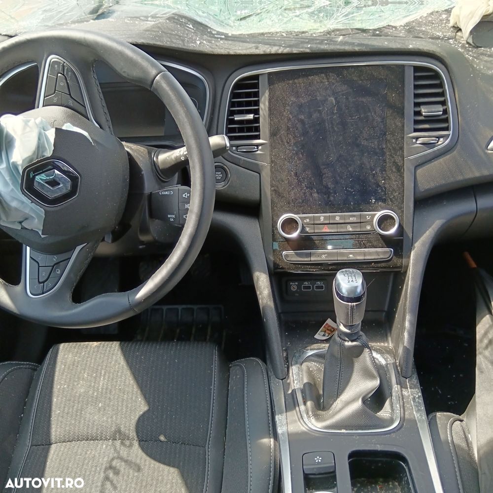 Dezmembrez Renault Megane 2020 1.3 Tce 140Cp - 3