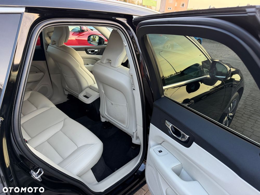 Volvo XC 60 D4 Momentum Pro - 18