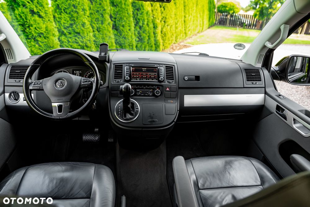 Volkswagen Multivan - 31
