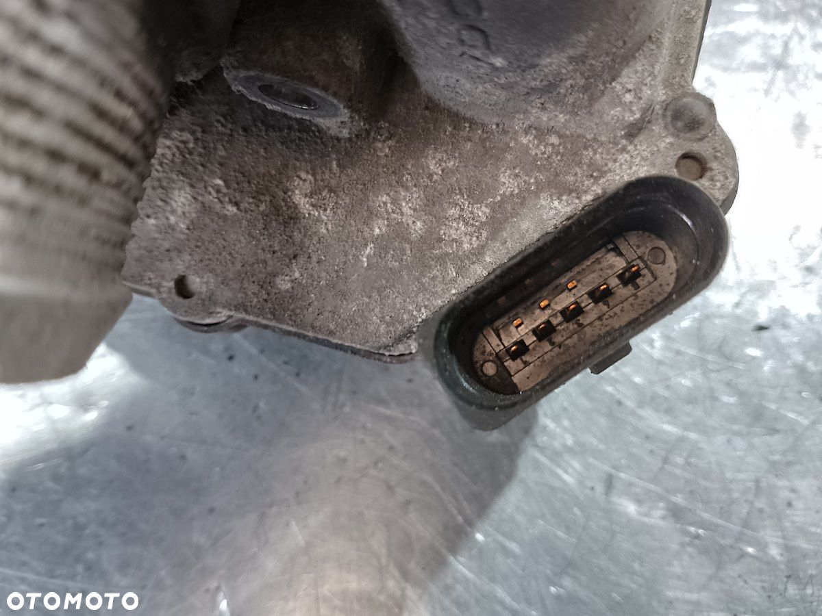PRZEPUSTNICA VW CRAFTER 076128063A A2C53249826 2.5 TDI - 3