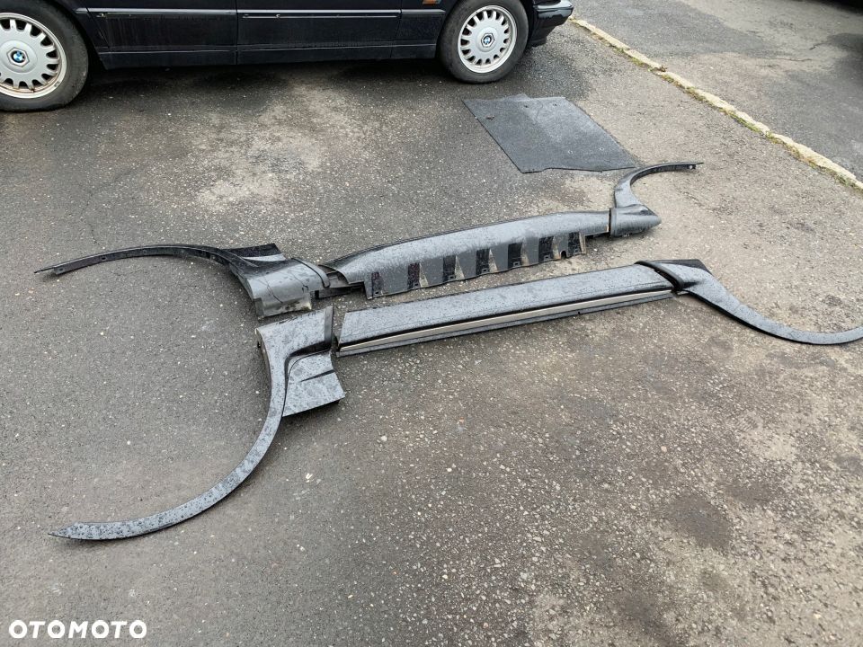 PROGI KOMPLET NAKŁADKI AREO BLACK 475 BMW E83 X3 - 1