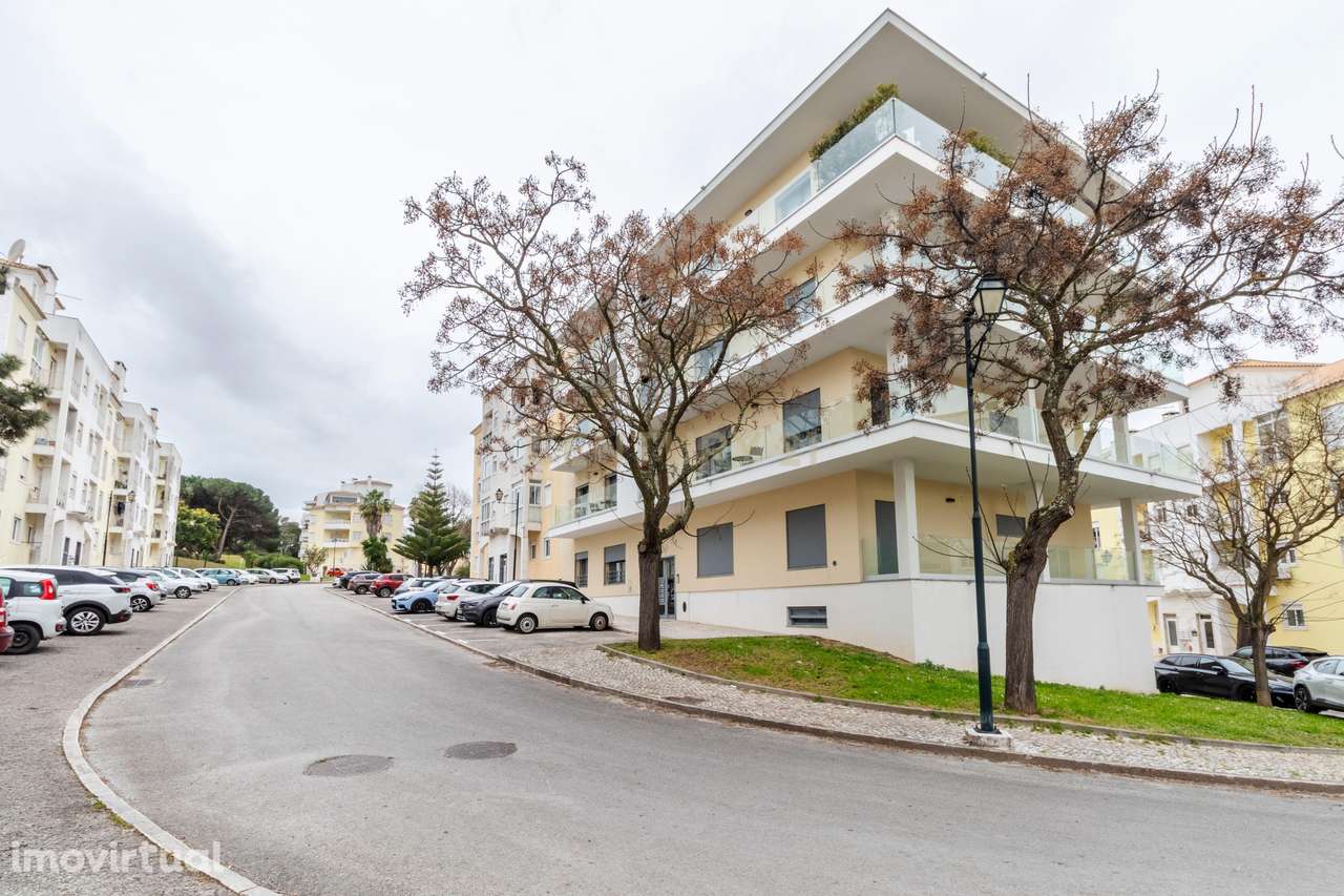 T2 Semi-Novo (2023) | Terraço/Varanda em U de 60 m² | Parqueamento + A - Grande imagem: 3/45