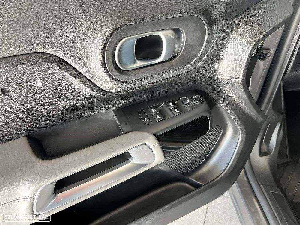 Citroën C5 Aircross 225 e-EAT8 SHINE - 21
