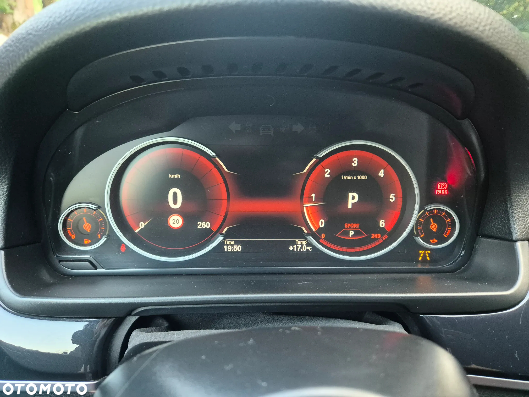 BMW Seria 5 525d xDrive Touring - 14