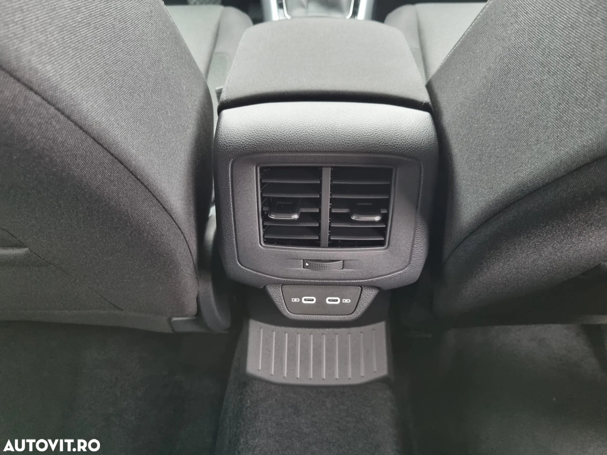 Volkswagen T-ROC 1.5 TSI DSG Advanced - 15