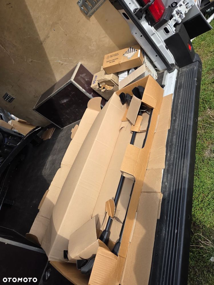 Bagażnik dachowy Citroën C4 L C4L B73R 1608839380 Citroen C4 Lounge - 1