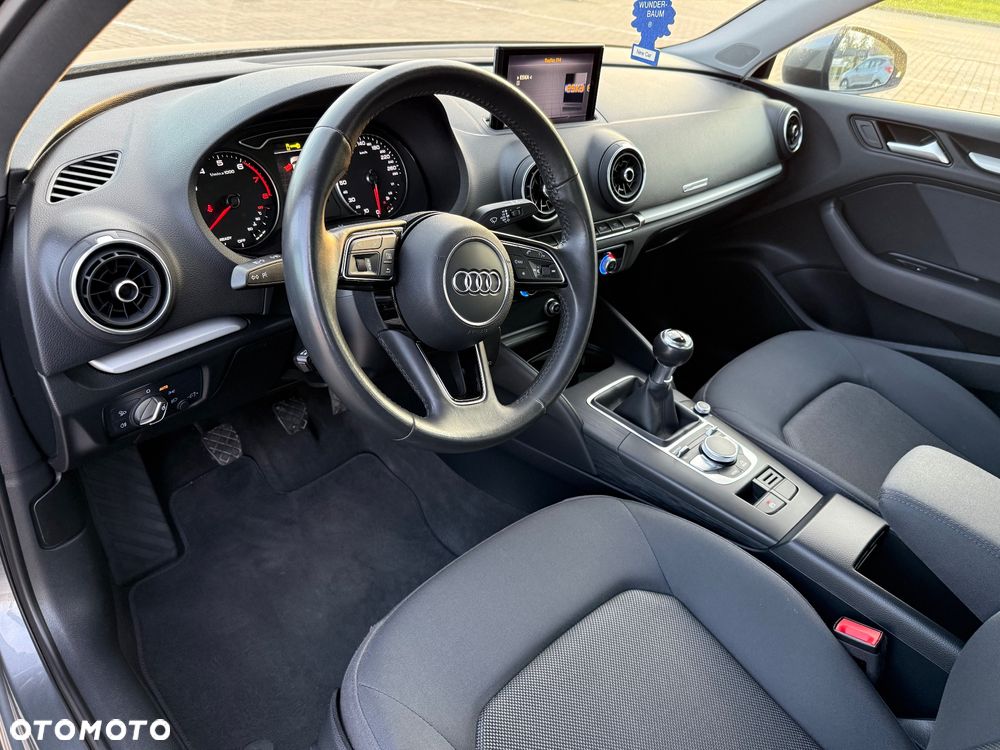 Audi A3 Sportback 30 TFSI - 10