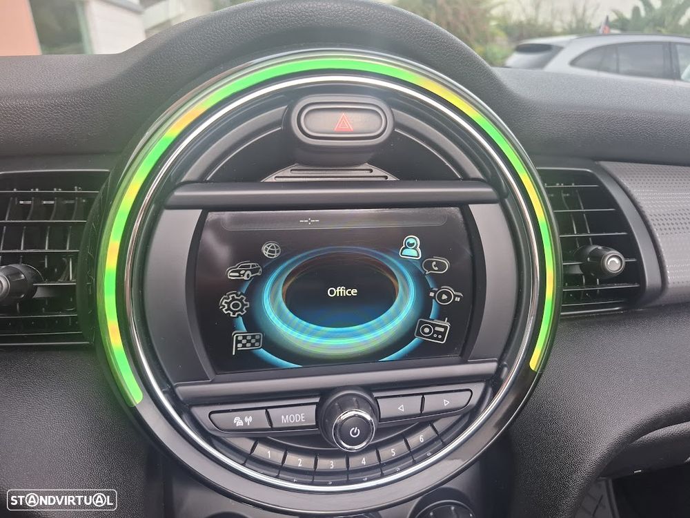 MINI Cabrio Cooper Essential - 17