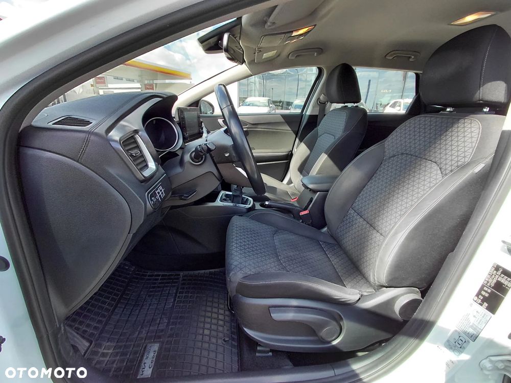 Kia Ceed 1.5 T-GDI M - 11