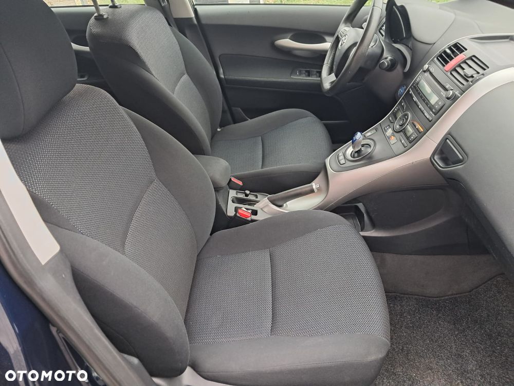 Toyota Auris - 14