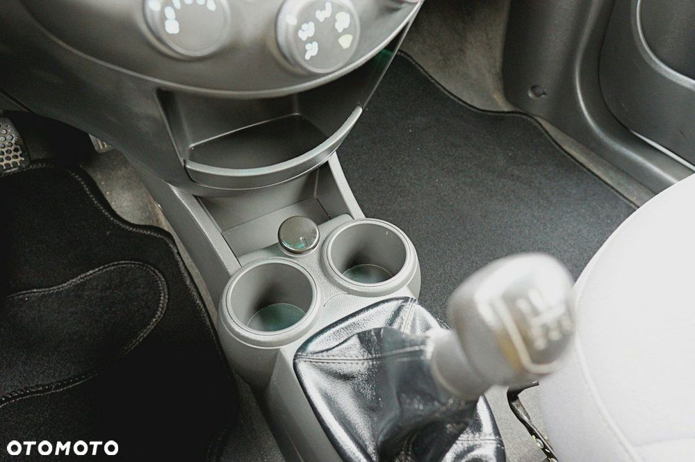 Chevrolet Spark - 21