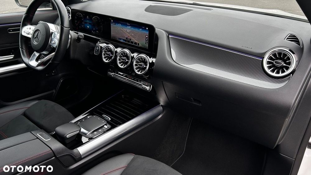 Mercedes-Benz GLA - 22
