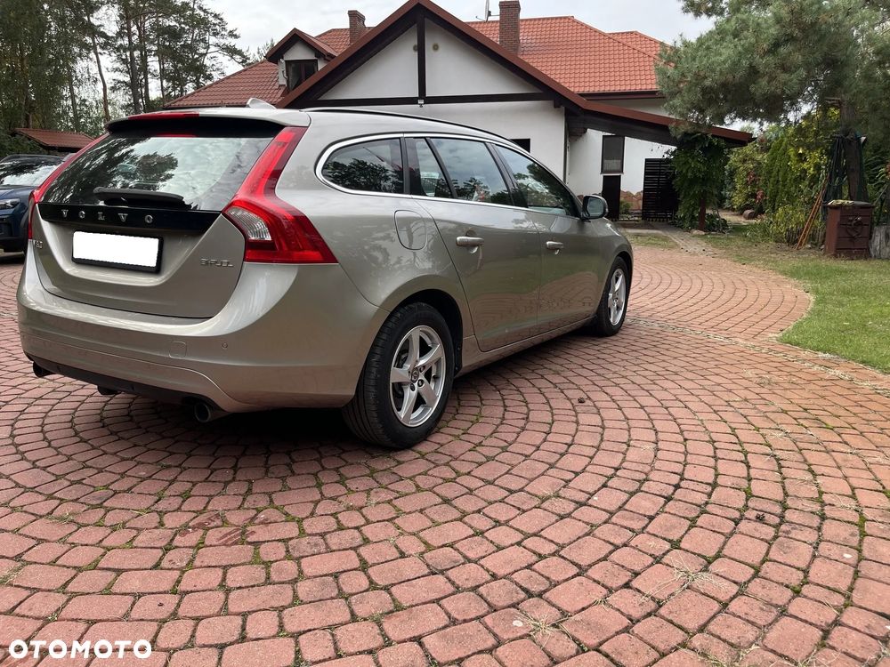 Volvo V60 2.0T Geartronic Powershift Momentum - 5