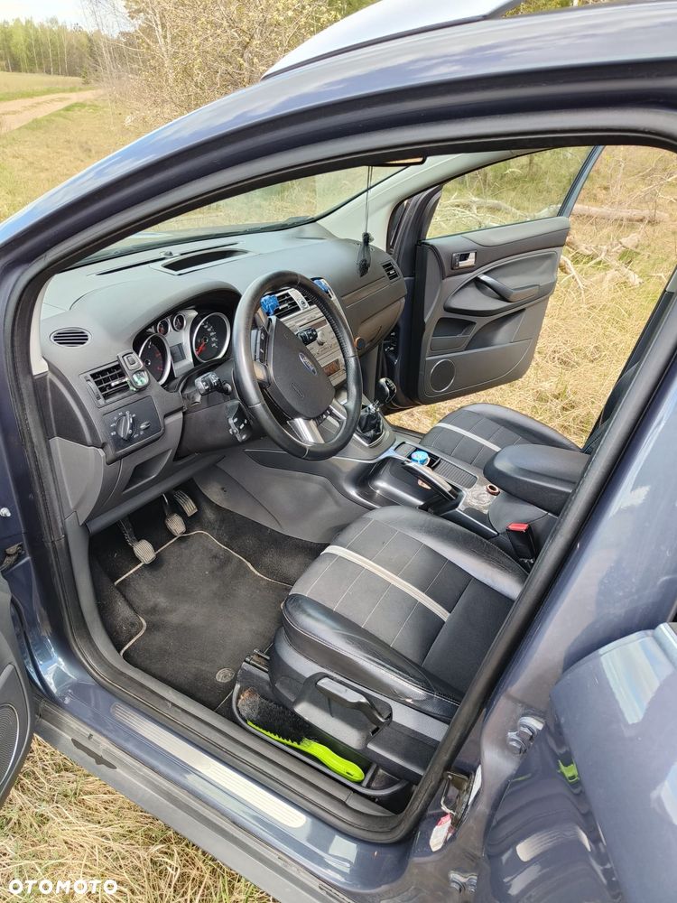Ford Kuga - 8