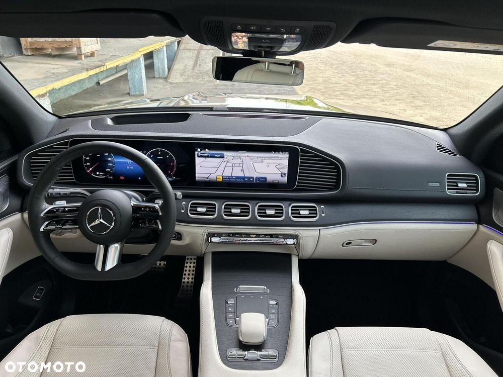 Mercedes-Benz GLS - 11