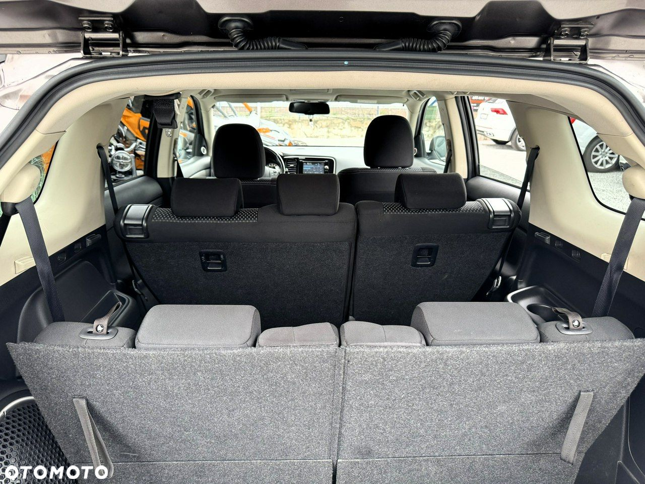 Mitsubishi Outlander 2.0 Intense + 4WD CVT - 32
