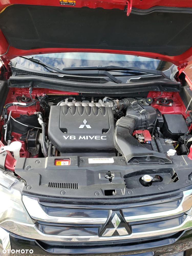 Mitsubishi Outlander - 8