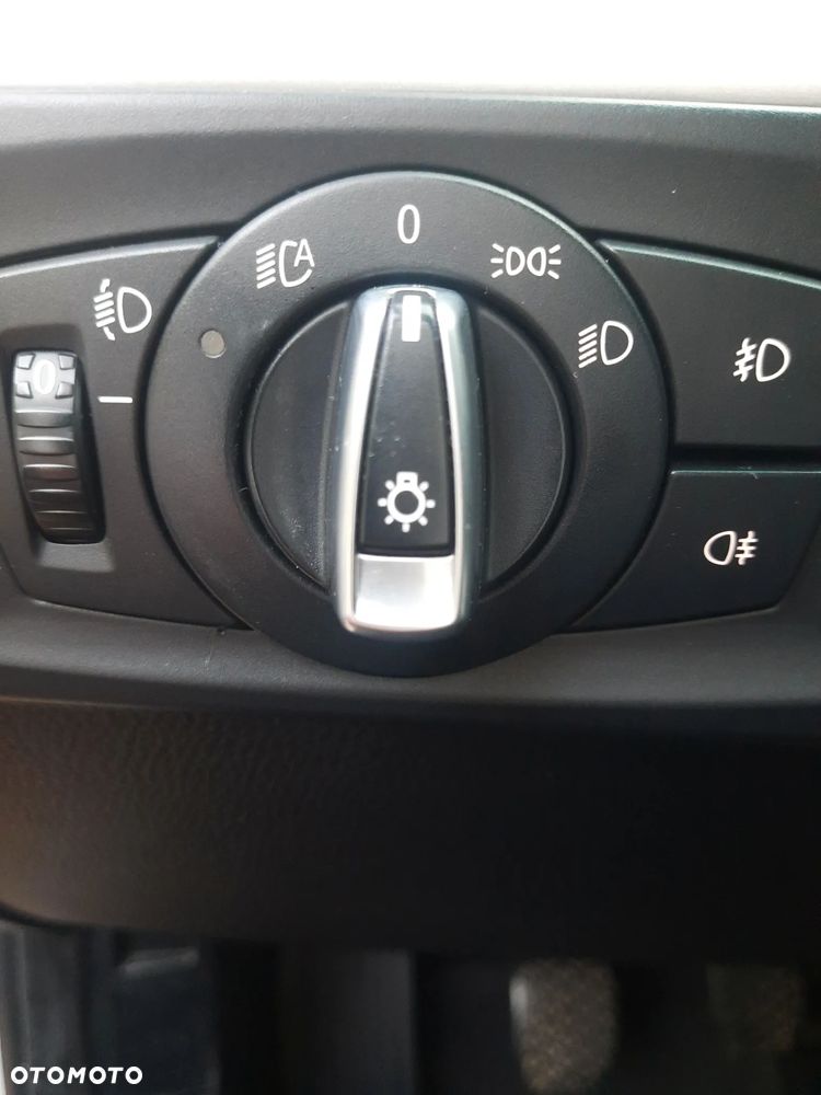 BMW Seria 3 318d - 17