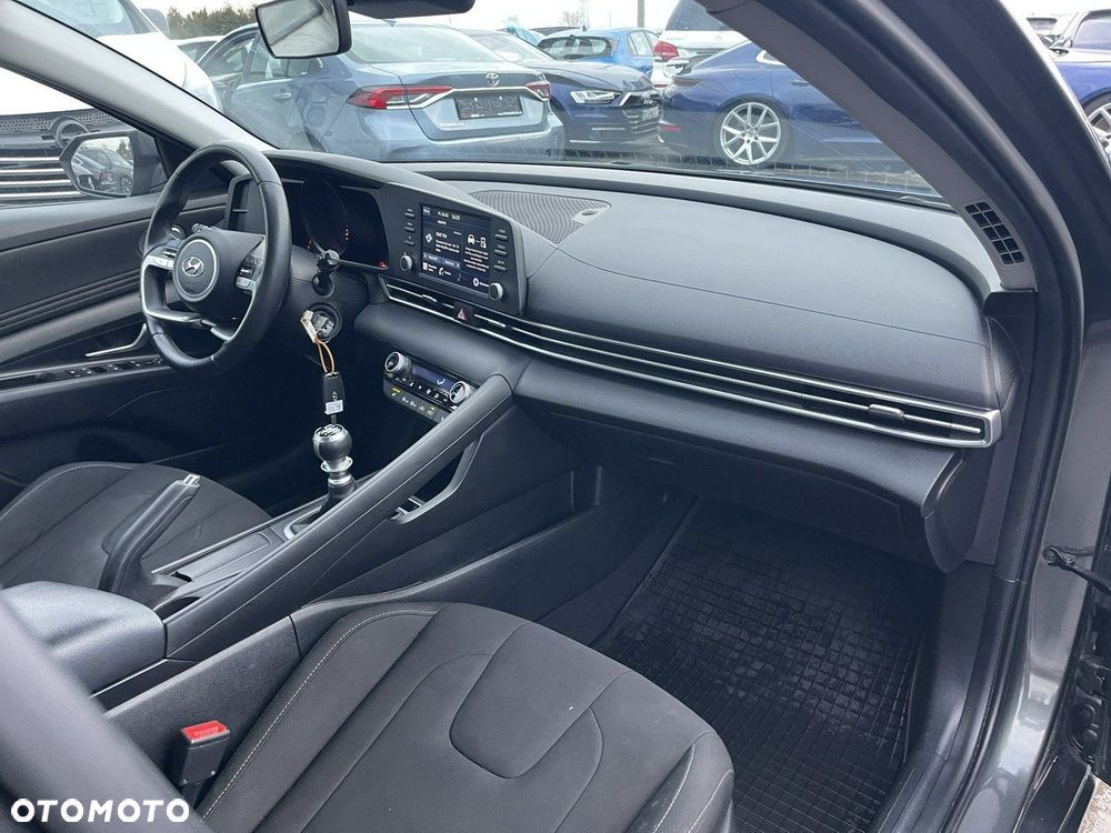 Hyundai Elantra 1.6 Modern - 10