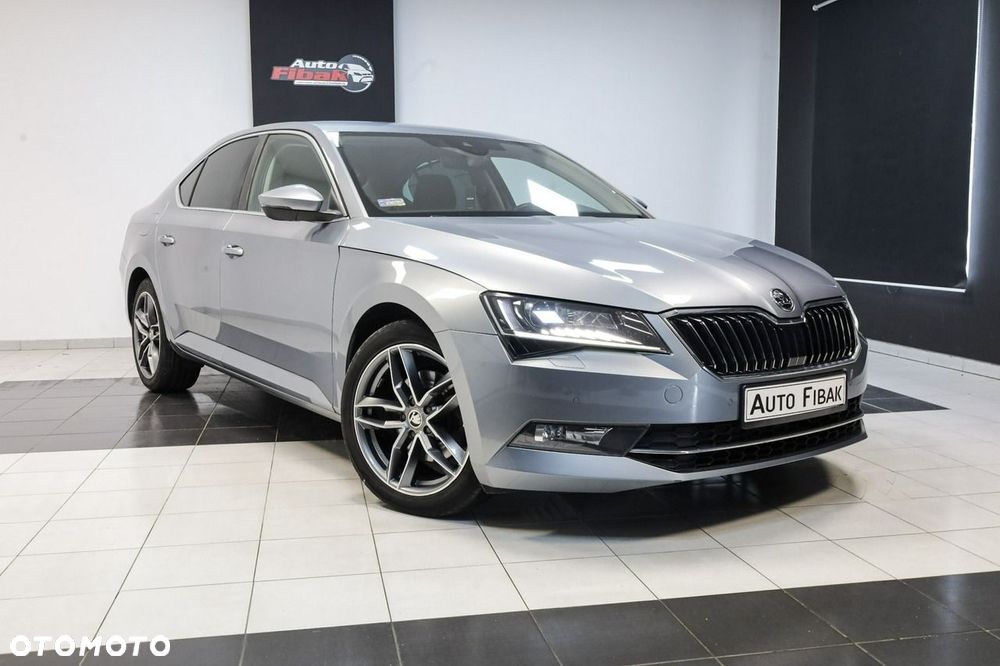 Skoda Superb 2.0 TDI SCR Style DSG - 4