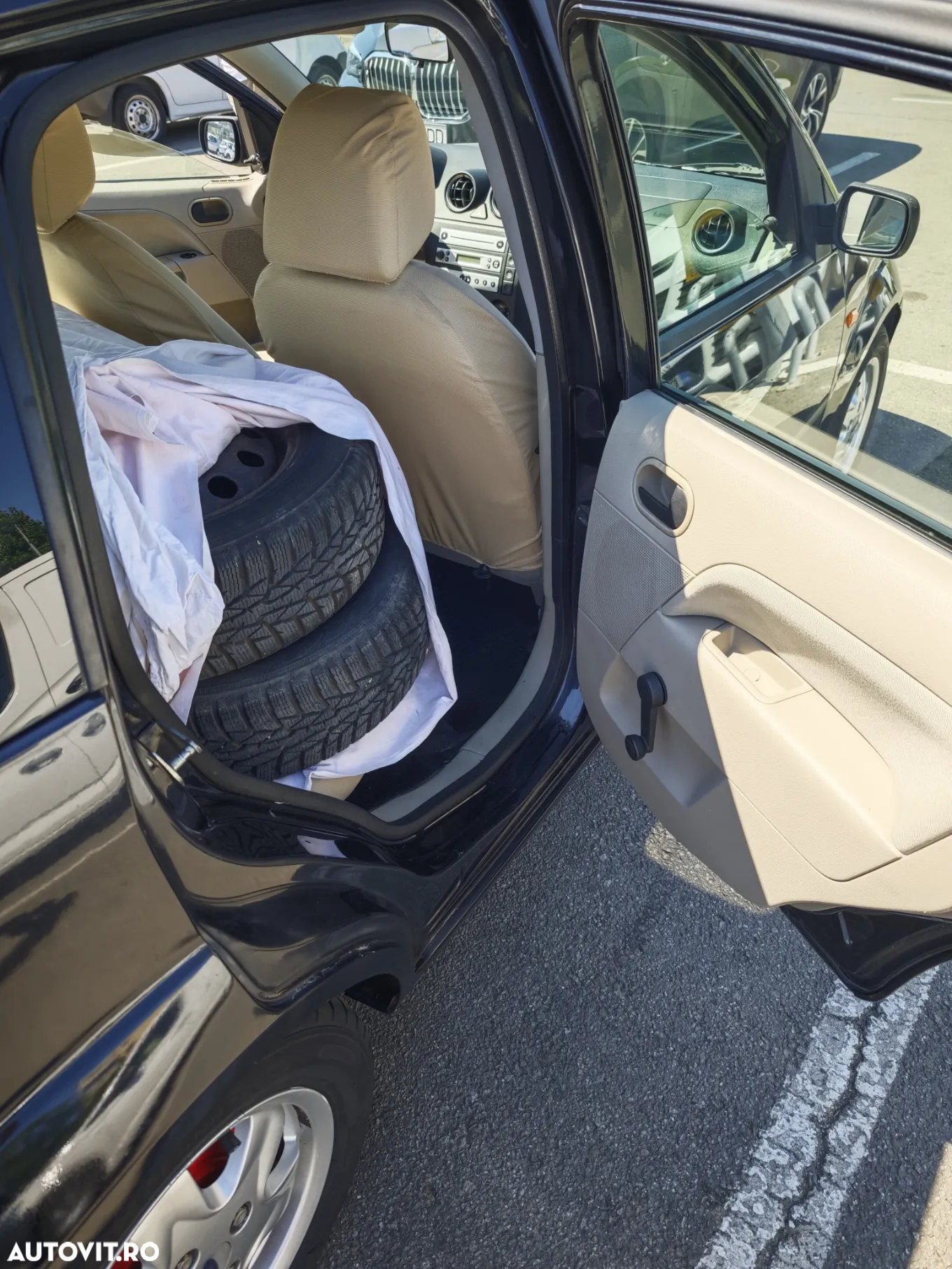 Ford Fiesta 1.3i Ambiente - 4