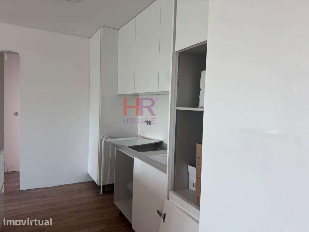 Descubra o seu novo lar em Lordemão, Coimbra, onde o conforto e a m... - Grande imagem: 2/5