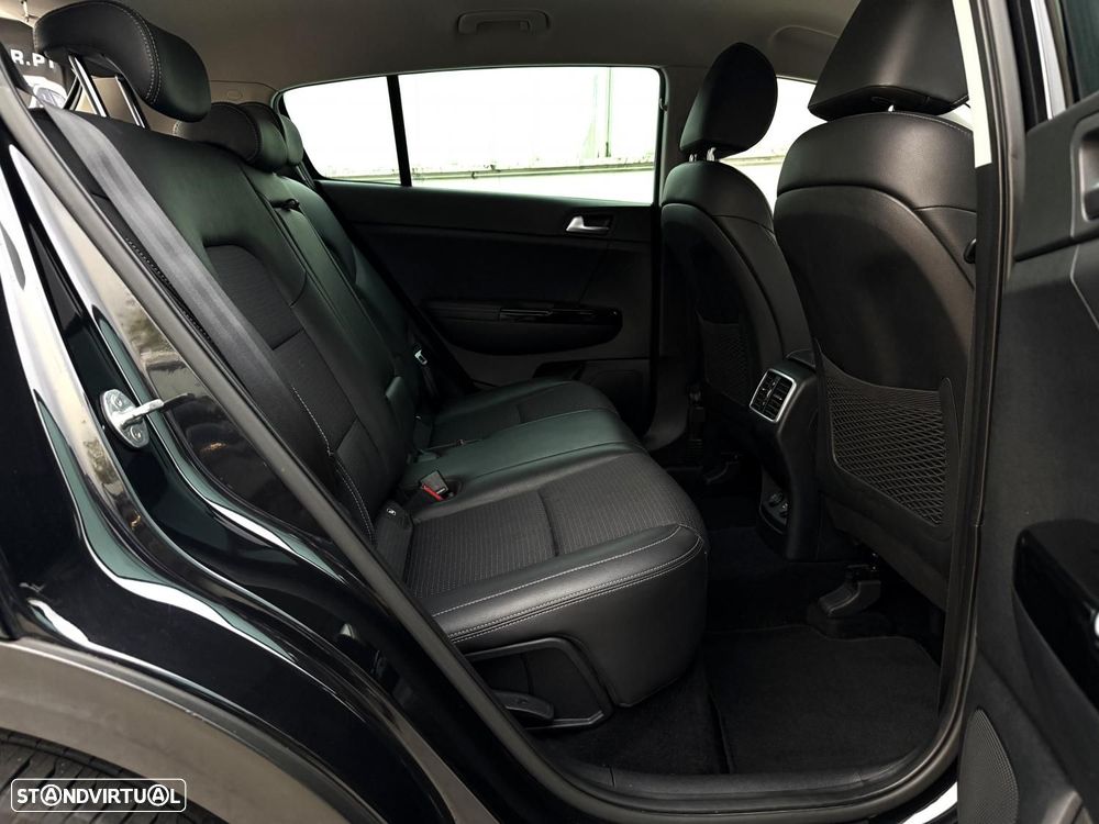 Kia Sportage 1.6 CRDI ISG MHEV Drive - 18