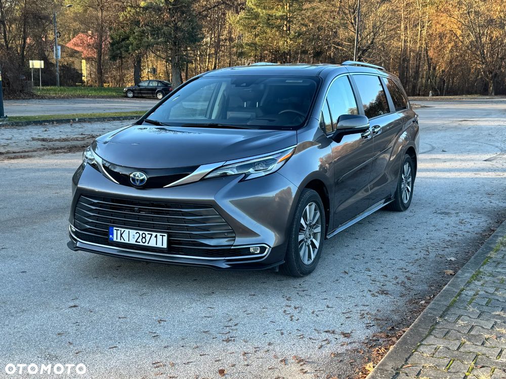 Toyota Sienna - 3
