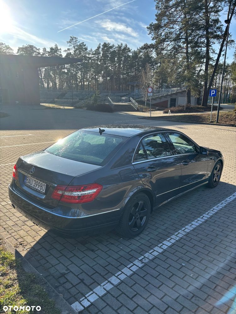 Mercedes-Benz Klasa E 200 CGI BlueEffICIENCY Avantgarde - 5