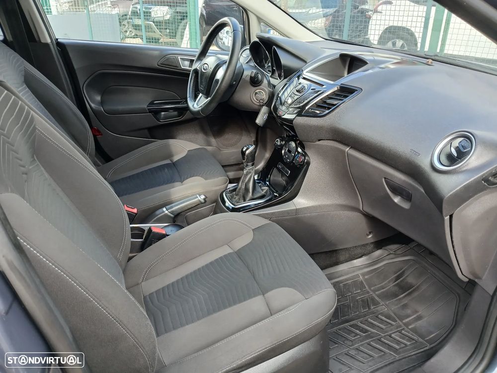 Ford Fiesta 1.0 T EcoBoost Titanium - 48