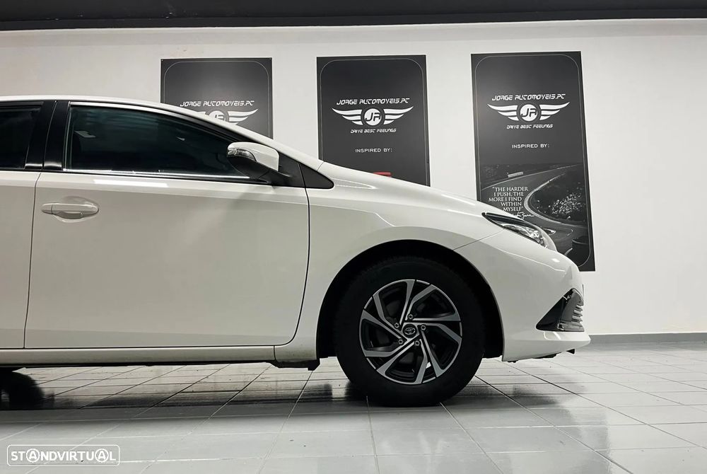 Toyota Auris 1.4 D-4D Exclusive - 11