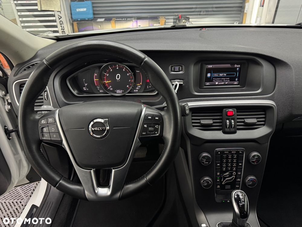 Volvo V40 T2 Geartronic Momentum - 12