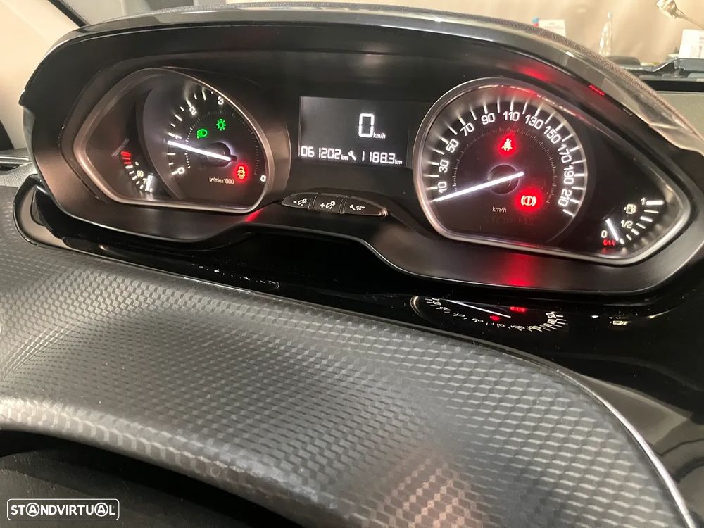 Peugeot 208 1.6 BlueHDi Style - 23
