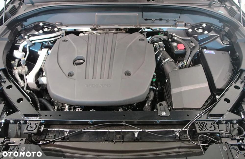 Volvo XC 60 B5 B AWD Ultra Black Edition - 24