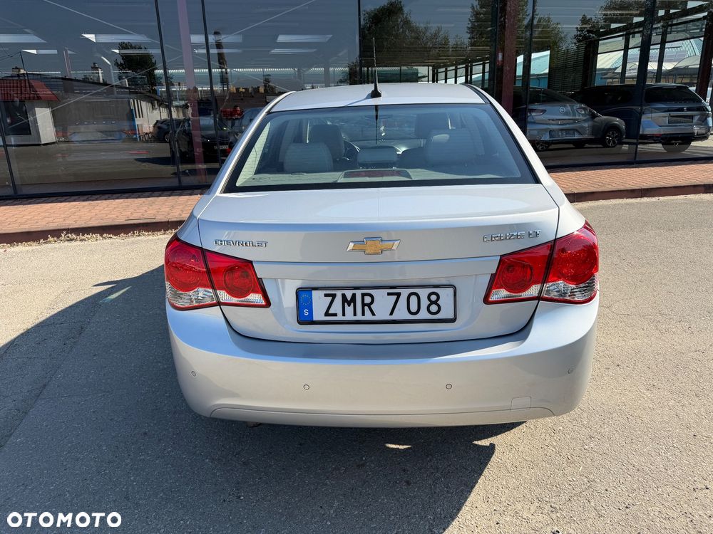 Chevrolet Cruze 1.8 LT+ - 10