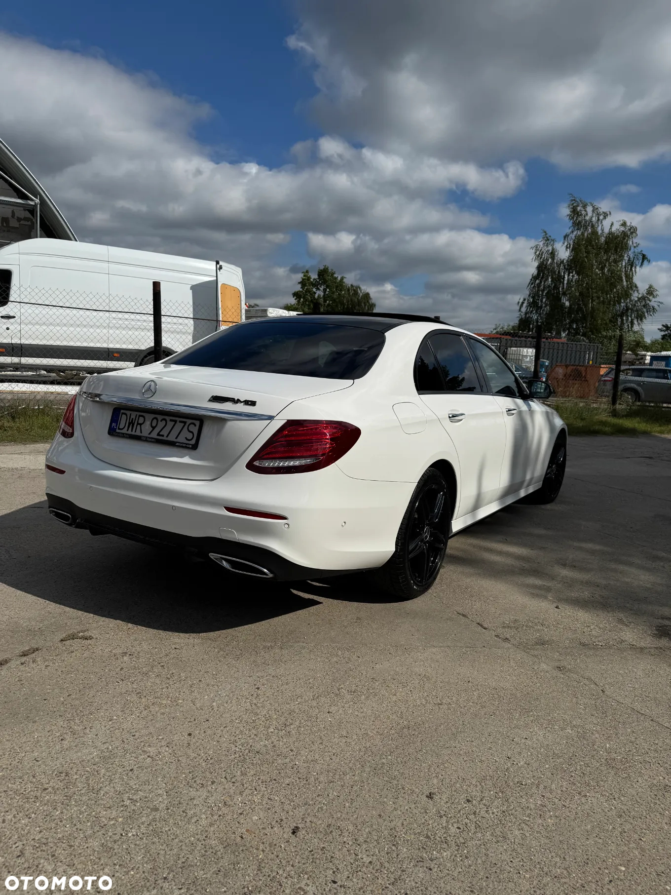 Mercedes-Benz Klasa E 220 d 4-Matic Business Edition 9G-TRONIC - 12