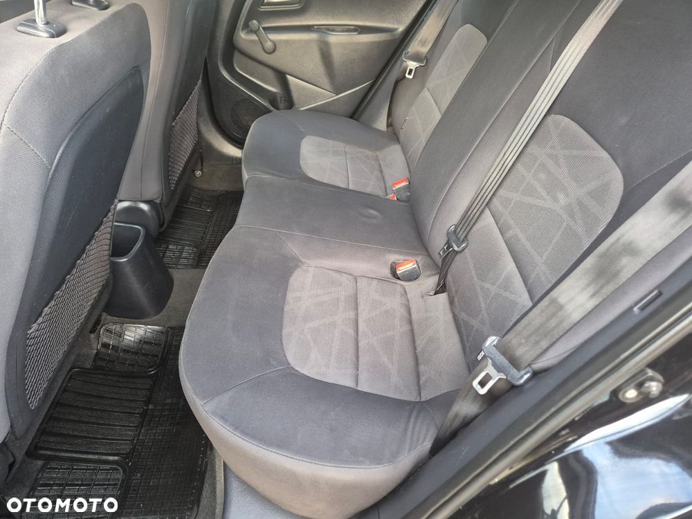 Kia Rio - 20