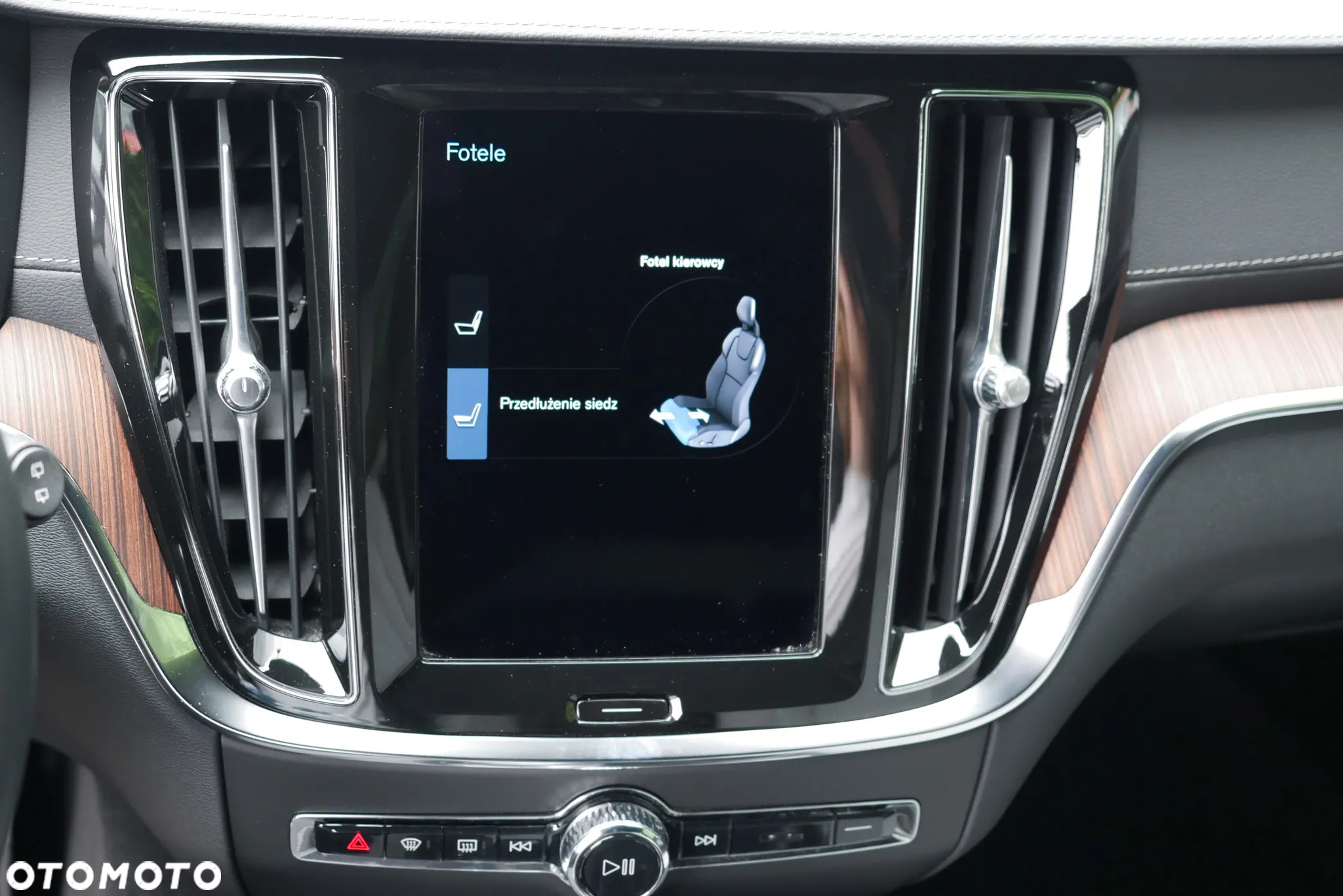 Volvo V60 T6 AWD Plug-In Hybrid Inscription - 29