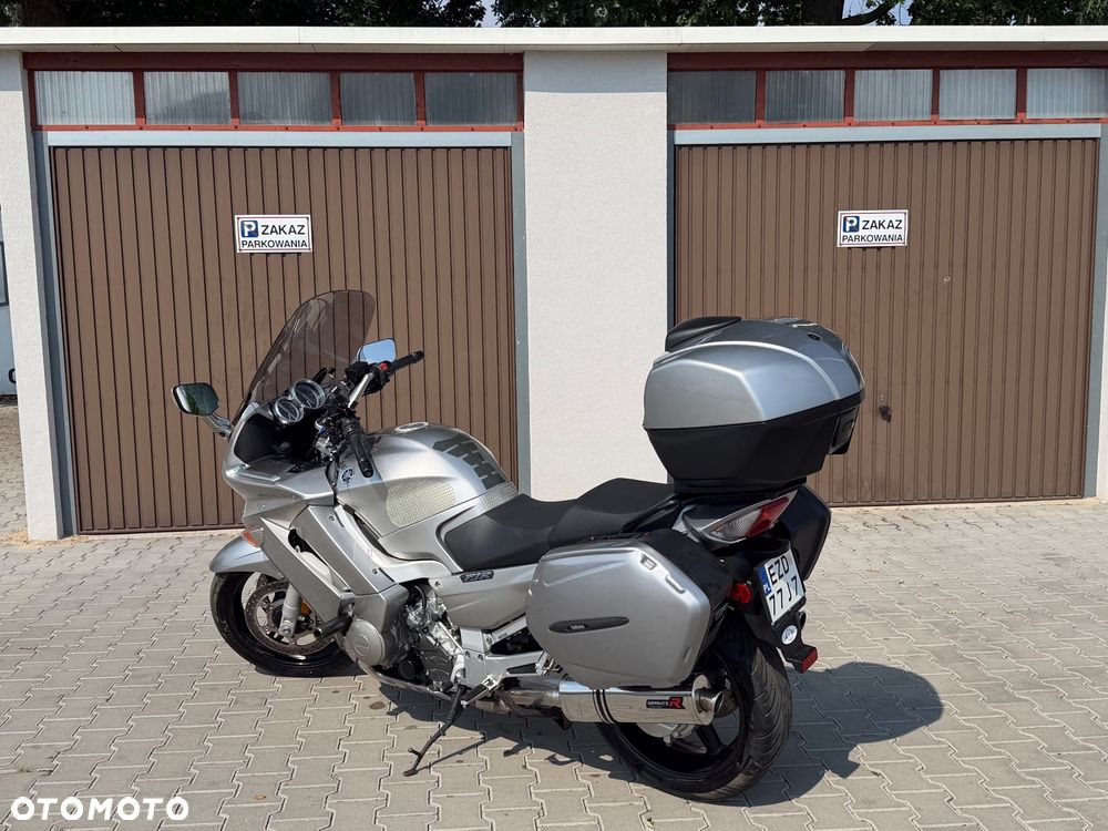 Yamaha FJR - 2