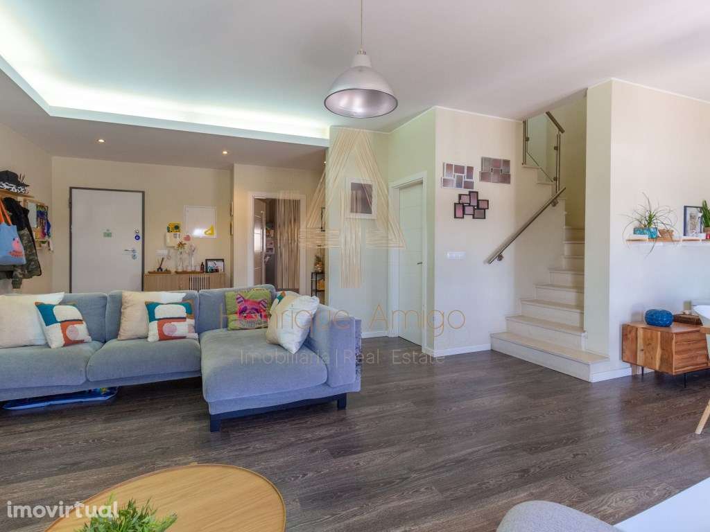 EXCLUSIVO | Moradia em Banda em Condomínio com Vista para a Serra e... - Grande imagem: 5/32