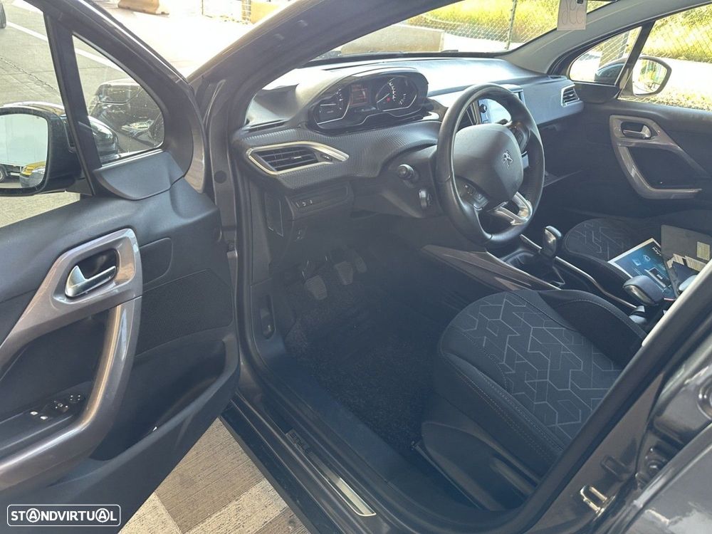 Peugeot 2008 1.2 PureTech Style - 3