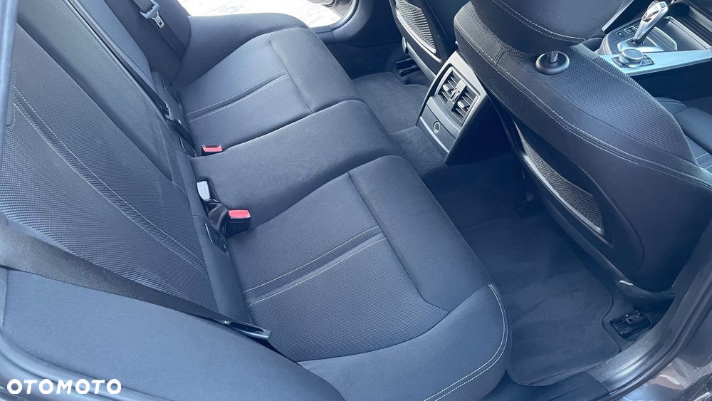 BMW Seria 3 320d Sport Line - 22