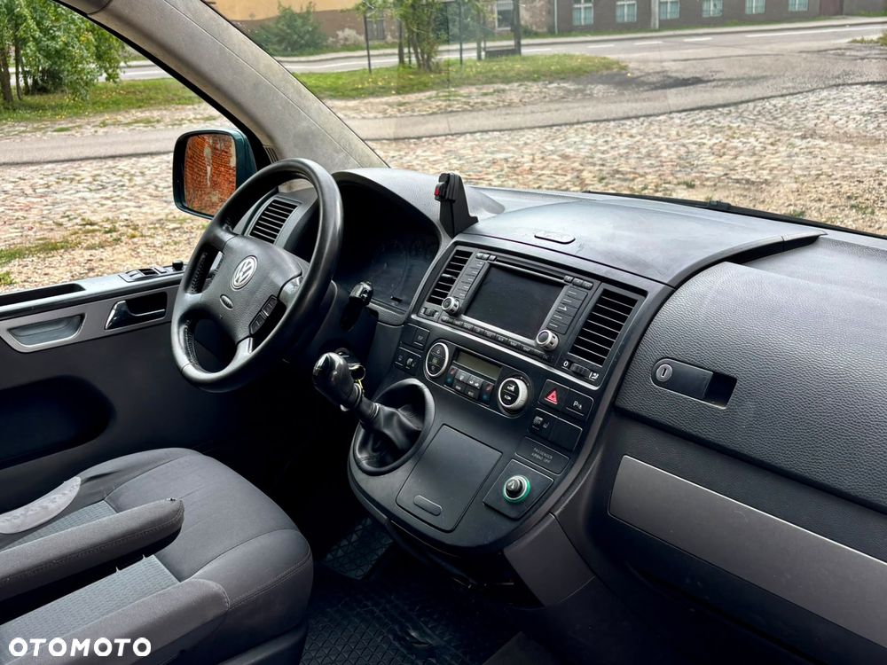 Volkswagen Multivan - 10