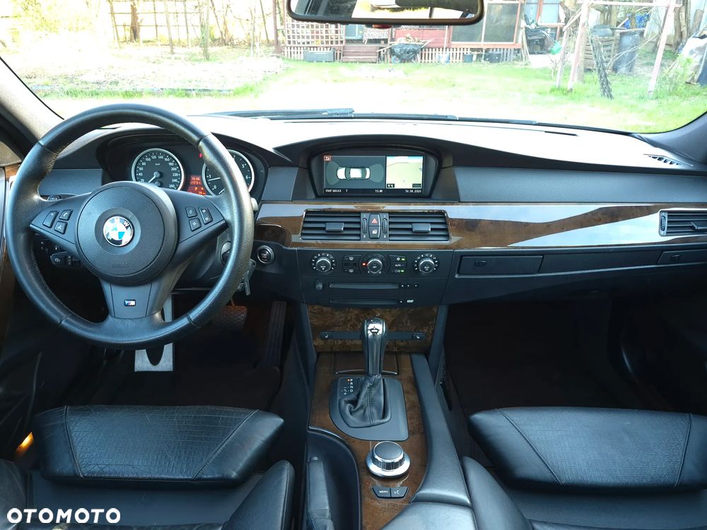 BMW Seria 5 540i - 12