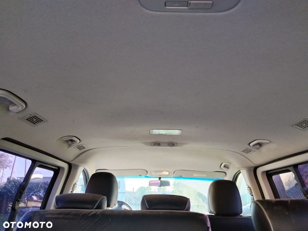 Hyundai H-1 Starex - 14